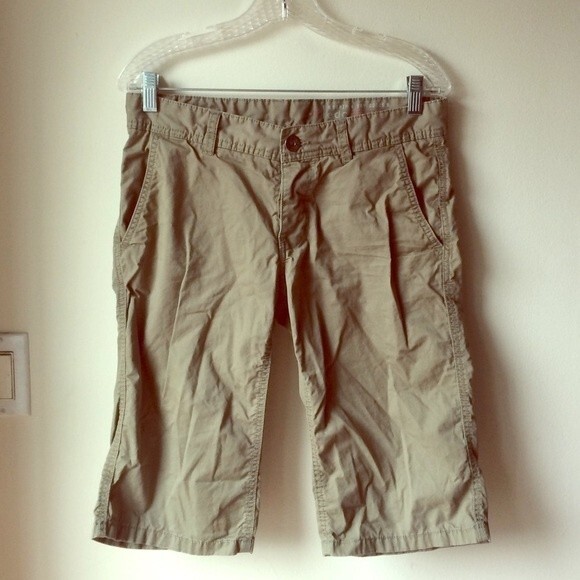 Tan Green Esprit Short - Picture 1 of 6